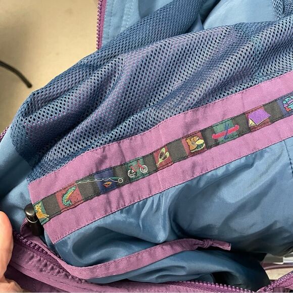 L.L BEAN Wmns VINTAGE PURPLE HOODED WATERPROOF RAIN/UTILITY JACKET SZ Med Petite - Picture 9 of 11